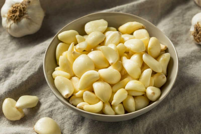Raw Organic Peel Garlic Cloves for Cooking