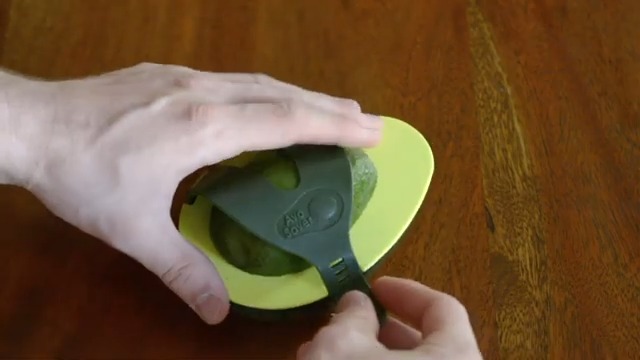 Using avocado saver to extend shelf life