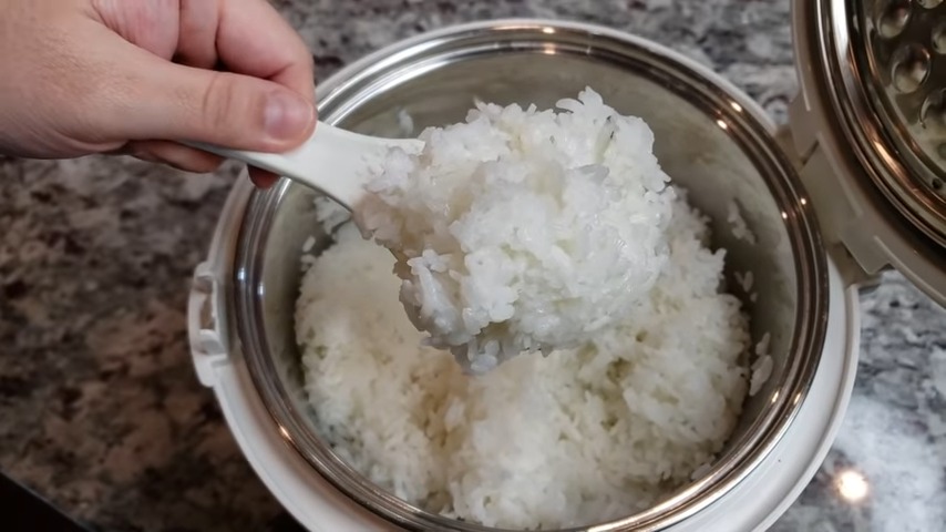 Reheating rice in the rice cooker